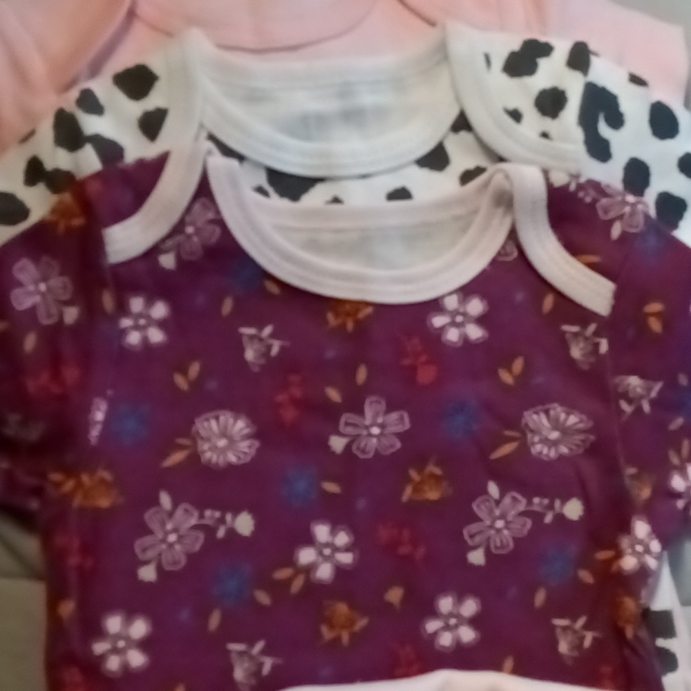 Bodysuits bundle - Picture 2 of 4
